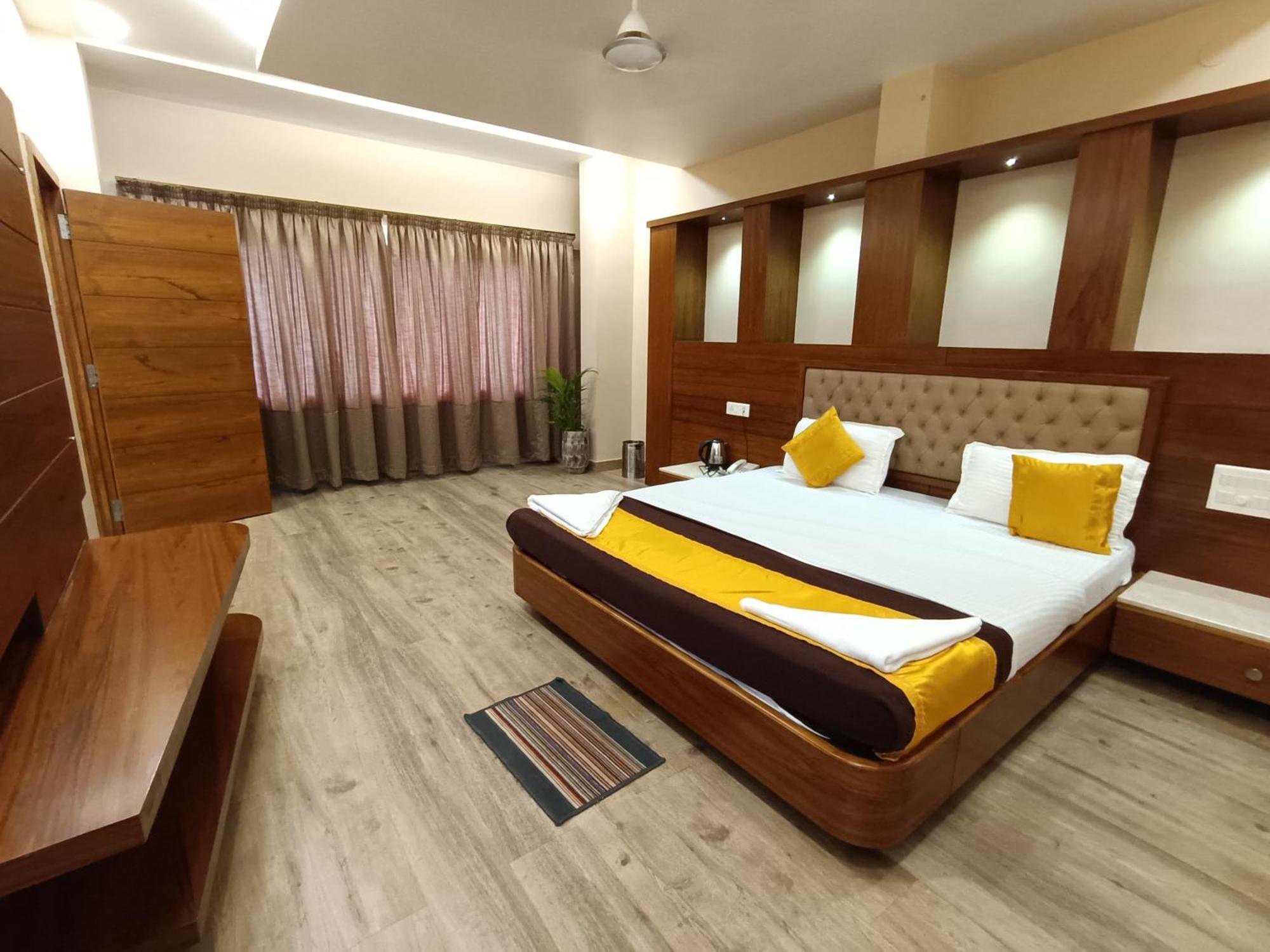 Hotel Mayura Residency Subrahmanya Exterior foto